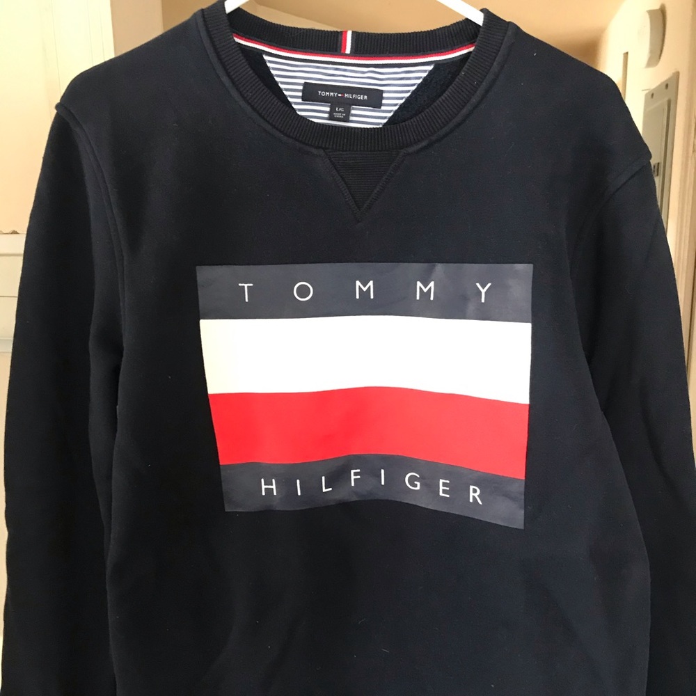 Men’s Large Tommy Hilfiger sweater